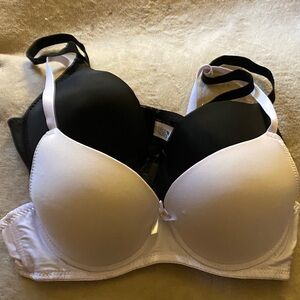 Elegant Black and White Women's Bra Set